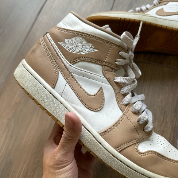 Nike Air Jordan Retro 1 Cream Shoes - Picture 2 of 8